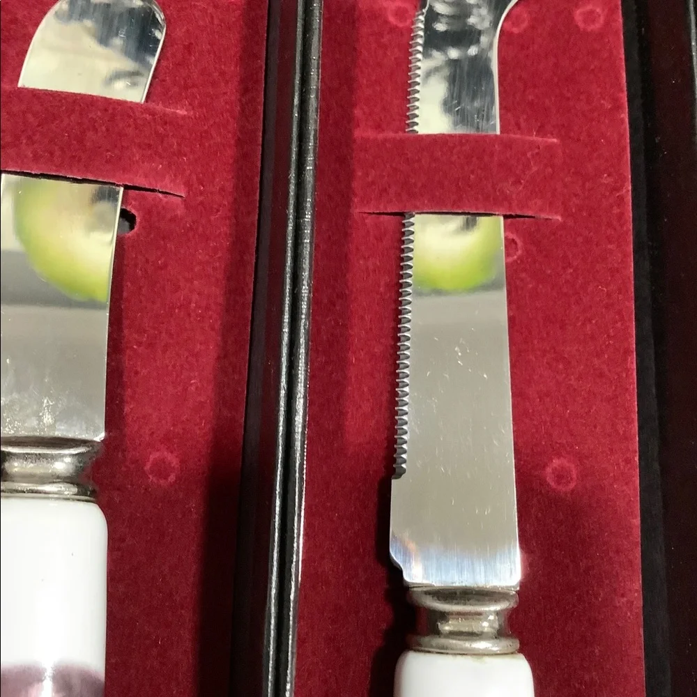 FROM DISNEY RESORTS CHEESE‎ SPREADER SET